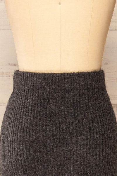 Yarrowford Grey Long Ribbed Knit Skirt | La petite garçonne back close-up