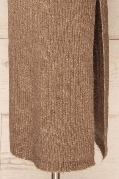 Yarrowford Taupe Long Ribbed Knit Skirt | La petite garçonne side view