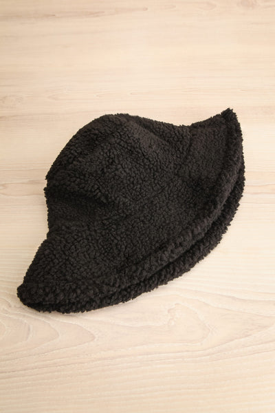 Yeovil Black Sherpa Bucket Hat | La petite garçonne flat view