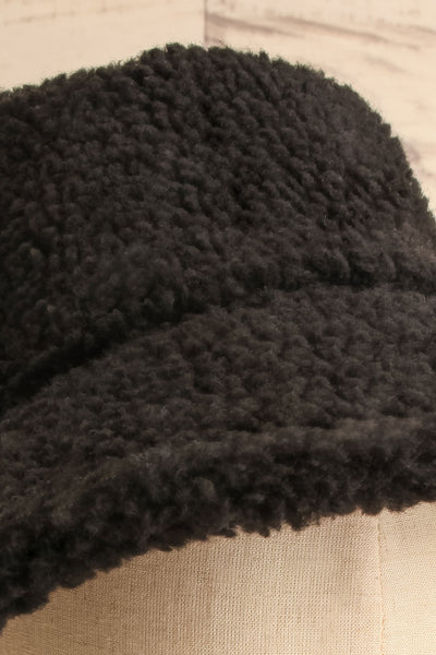 Yeovil Black Sherpa Bucket Hat | La petite garçonne close-up