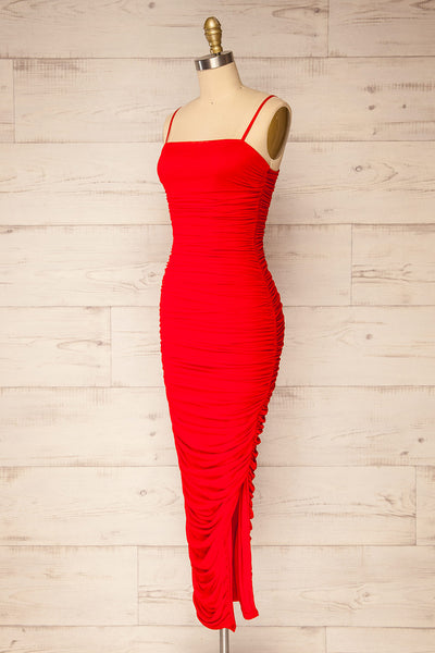 Yurtof Red Fitted Ruched Midi Dress | La petite garçonne side view