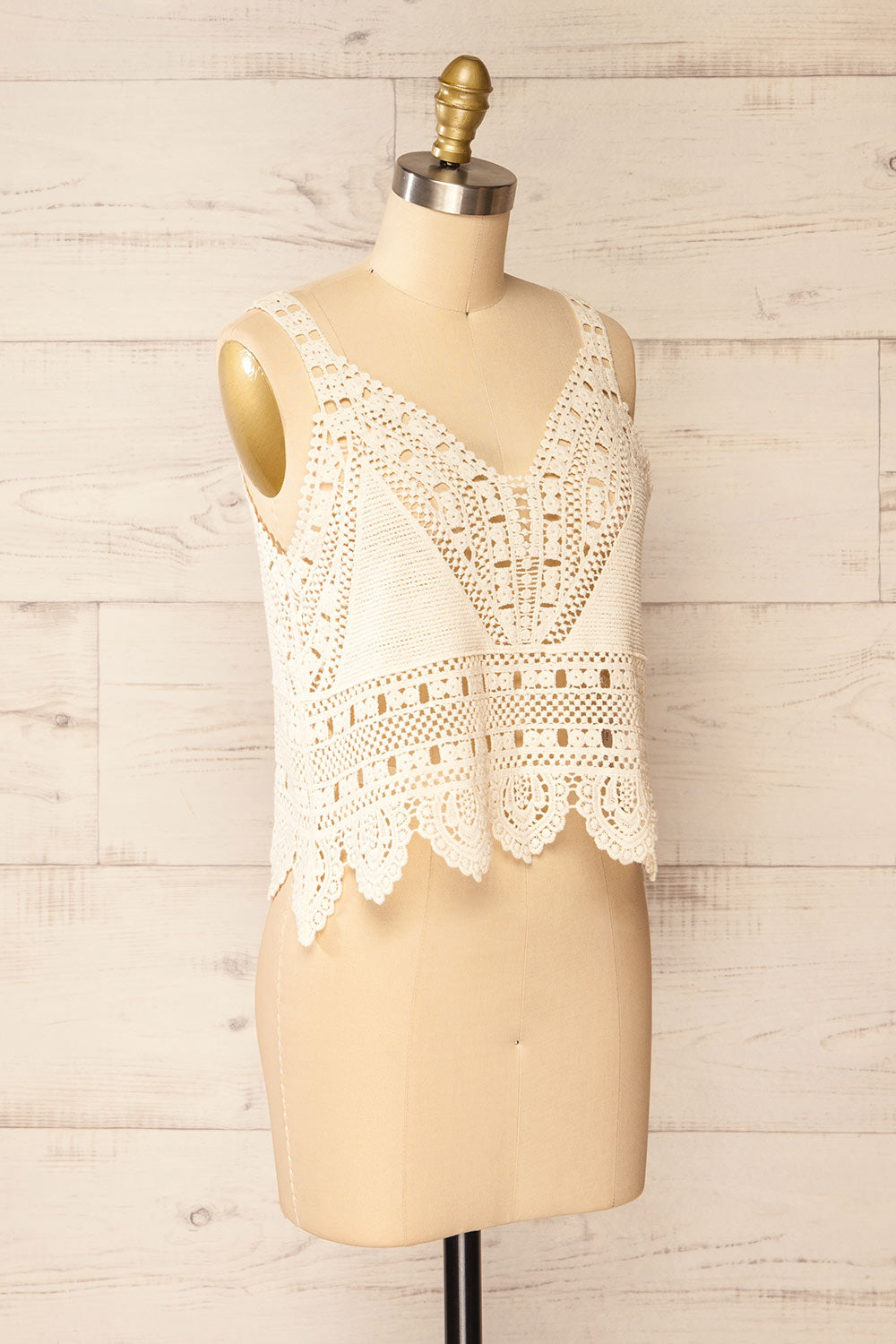 Zagreb Beige Crochet Cropped Cami | La petite garçonne side view