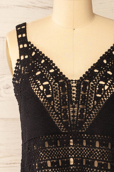 Zagreb Black Crochet Cropped Cami | La petite garçonne front close-up