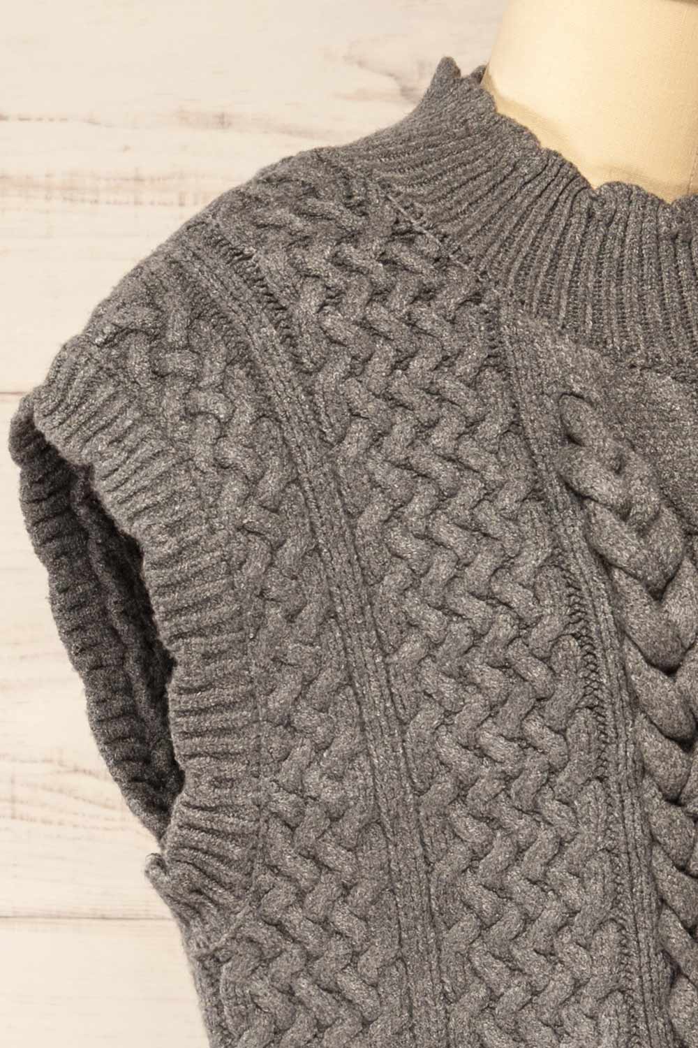 Zenon Grey Sleeveless Cable Knit Vest | La petite garçonne side