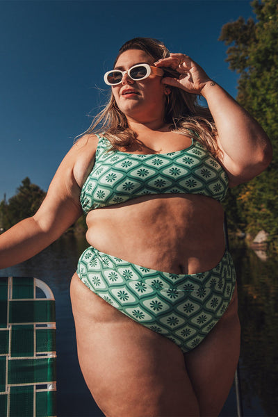 Soiya Floral Green Vintage Pattern Bikini Top | La petite garçonne model plus size