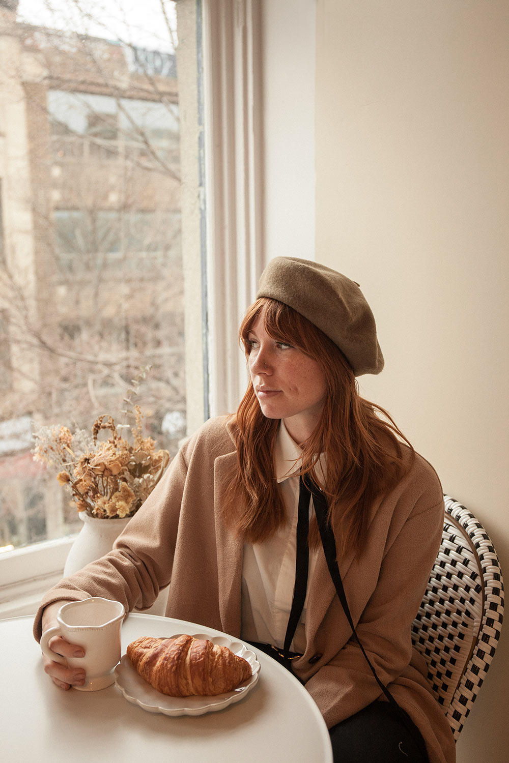 Zuzot Taupe Wool Beret | La petite garçonne model