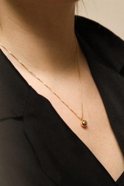 Adfatim Gold & Sphere Pendant Necklace | La Petite Garçonne 2