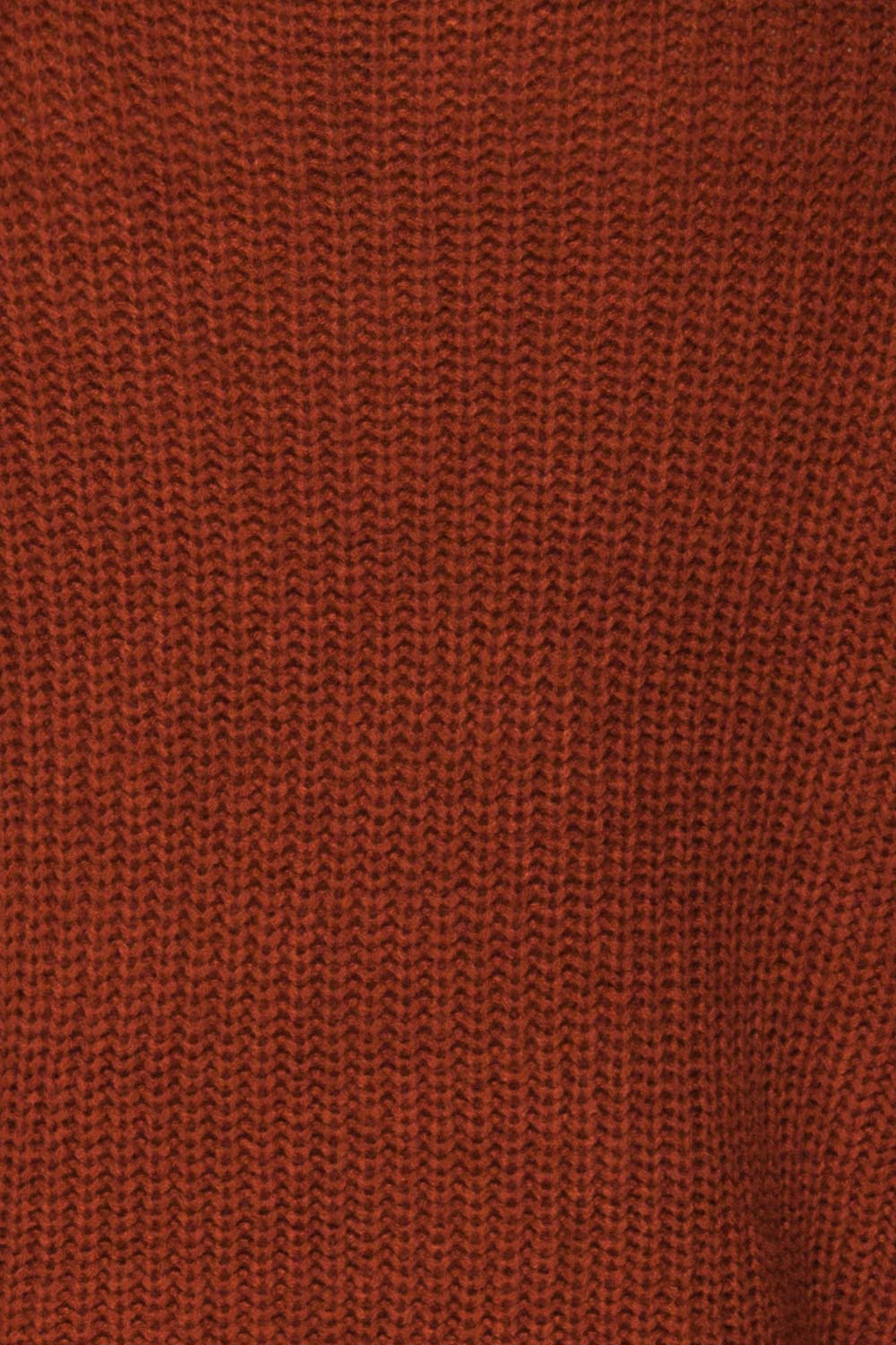 Adrano Cannelle Brown V-Neck Knit Sweater | TEXTURE DETAIL | La Petite Garçonne