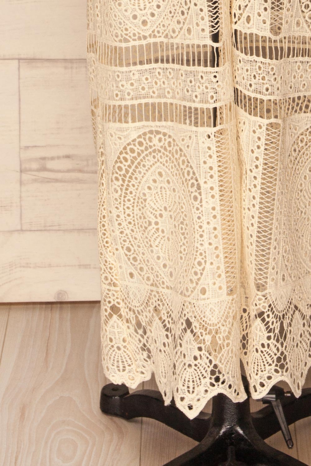 Akharnai Ivory Crocheted Lace Kimono | La Petite Garçonne 8