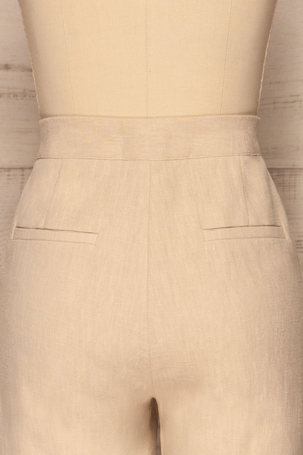 Altenberg Beige Linen Cropped Pants back close up | La petite garçonne