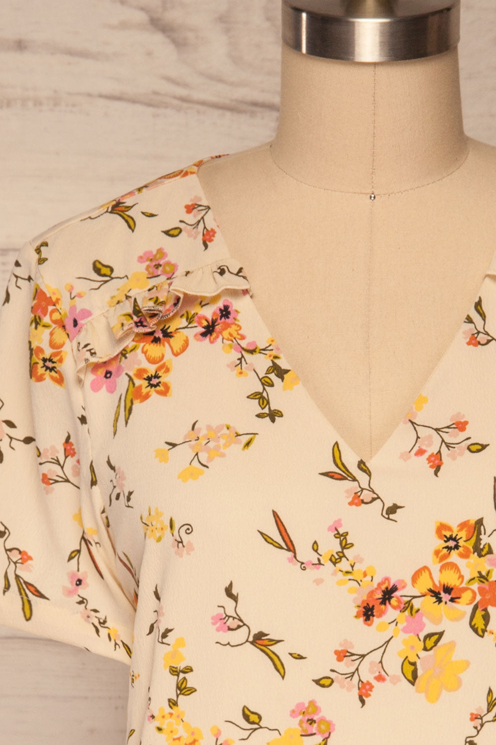 Anapa Beige Floral V-Neck T-Shirt | La petite garçonne front close up