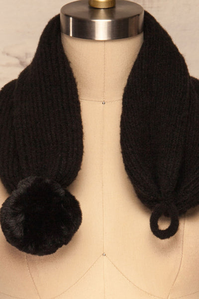 Apalda Noir Black Knit Tuque with Pompom on mannequin close-up | La Petite Garçonne