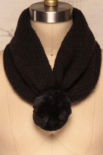 Apalda Noir Black Knit Tuque with Pompom on mannequin close-up  | La Petite Garçonne