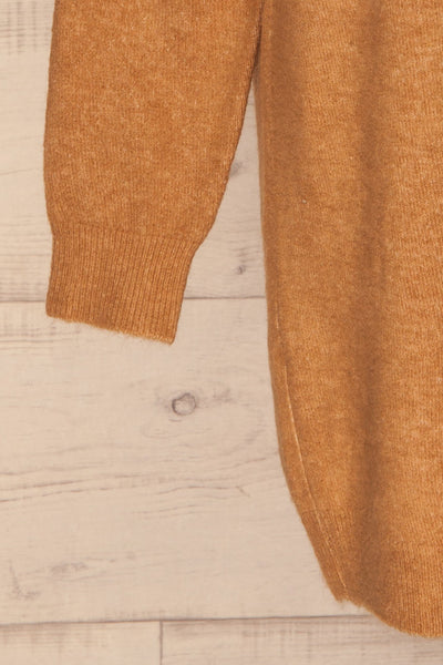 Apeldoorn Sweater Dress | Robe Taupe sleeve close up | La Petite Garçonne