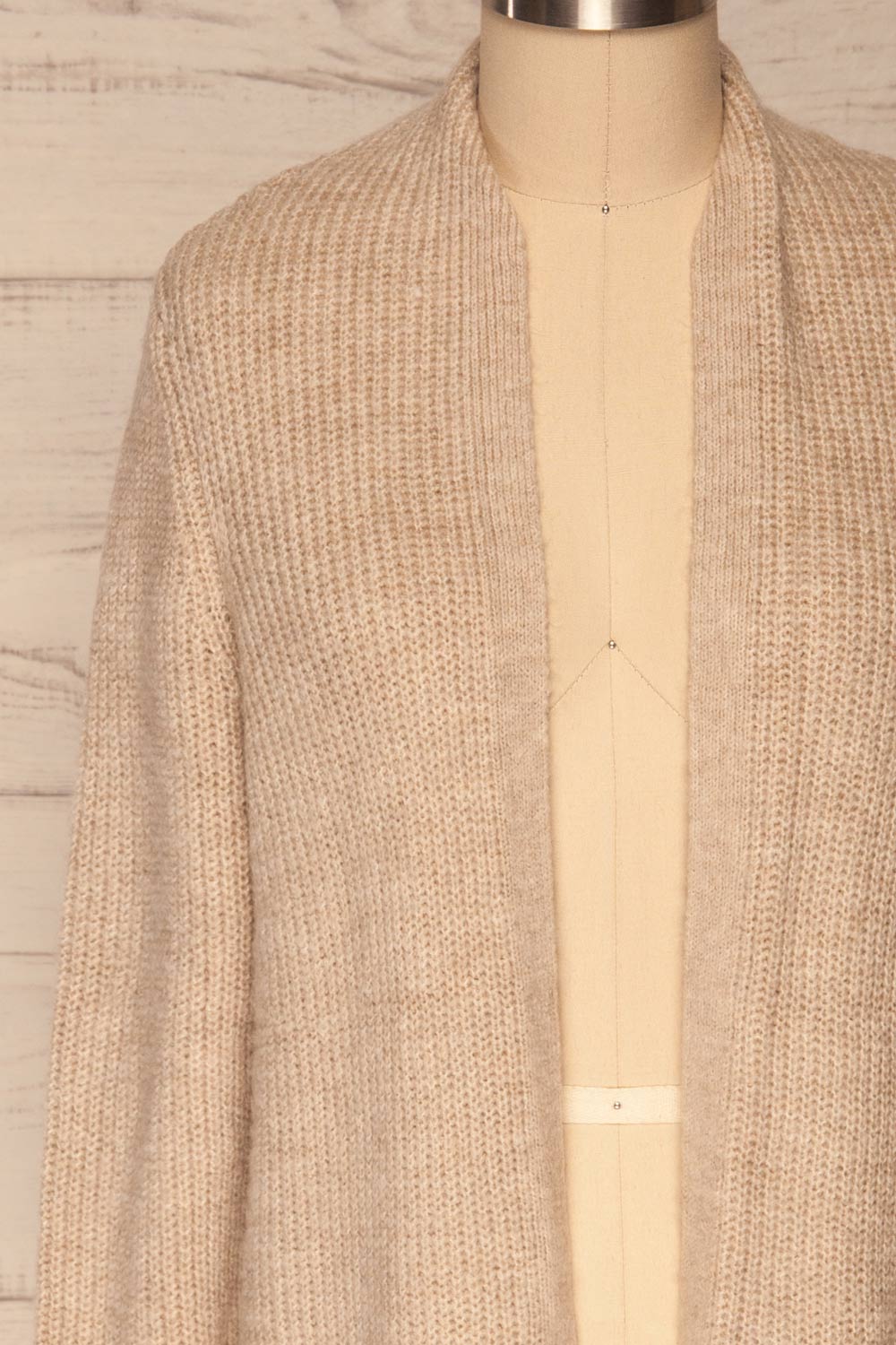 Arnhem Avoine Beige Knit Cardigan w/ Pockets | La Petite Garçonne front close-up