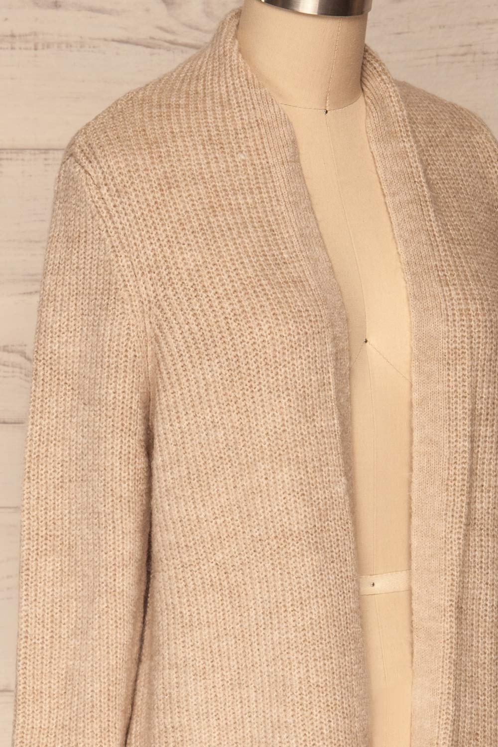 Arnhem Avoine Beige Knit Cardigan w/ Pockets | La Petite Garçonne side close-up