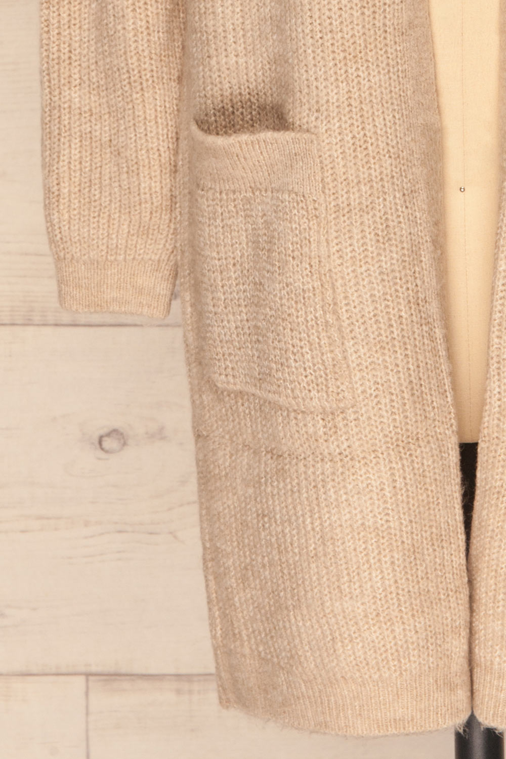 Arnhem Avoine Beige Knit Cardigan w/ Pockets | La Petite Garçonne bottom close-up