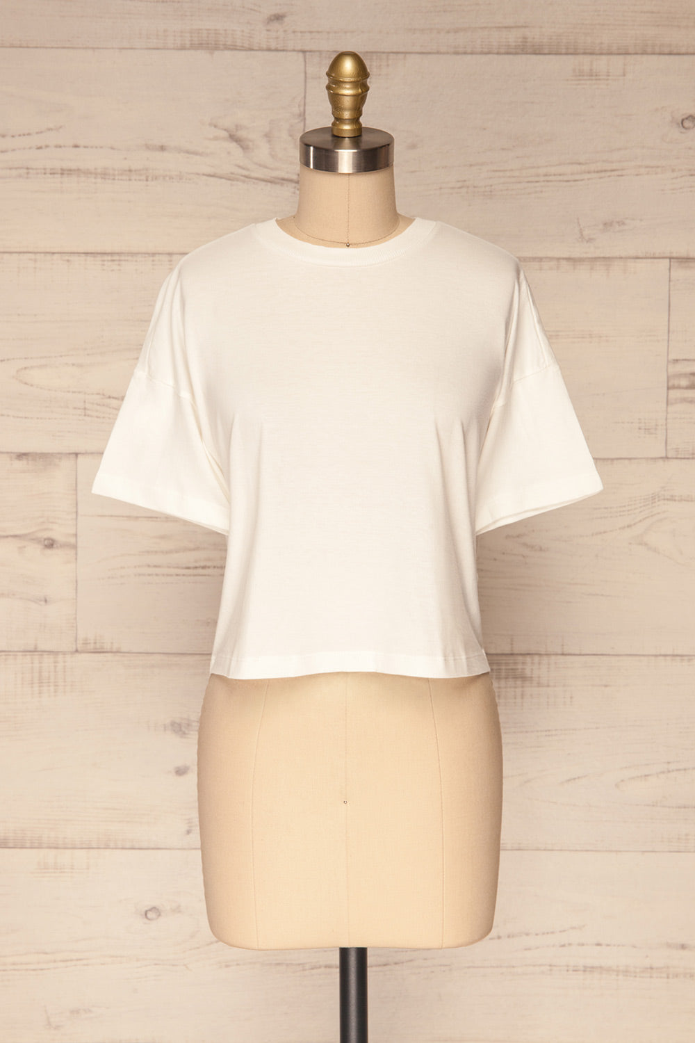 Arvika Chalk White Cotton Cropped T-Shirt | La Petite Garçonne front view 