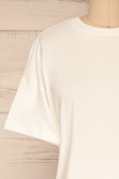 Arvika Chalk White Cotton Cropped T-Shirt | La Petite Garçonne front close-up