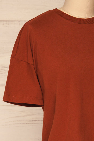 Arvika Clay Orange Cotton Cropped T-Shirt | La Petite Garçonne side close-up