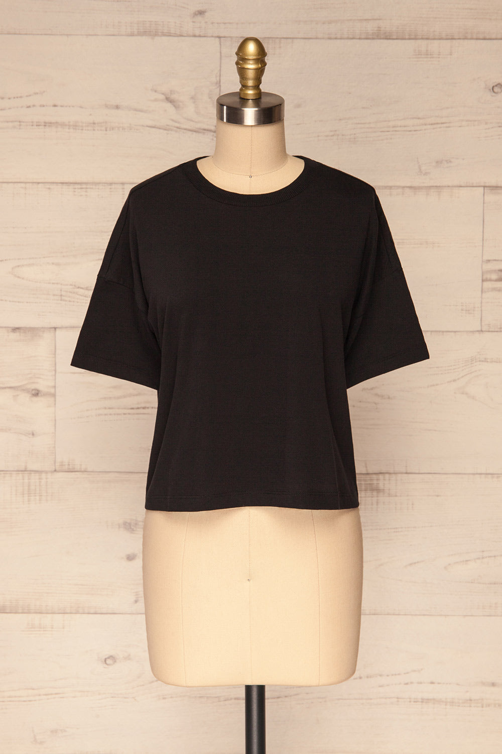 Arvika Coal Black Cotton Cropped T-Shirt | La Petite Garçonne front view 