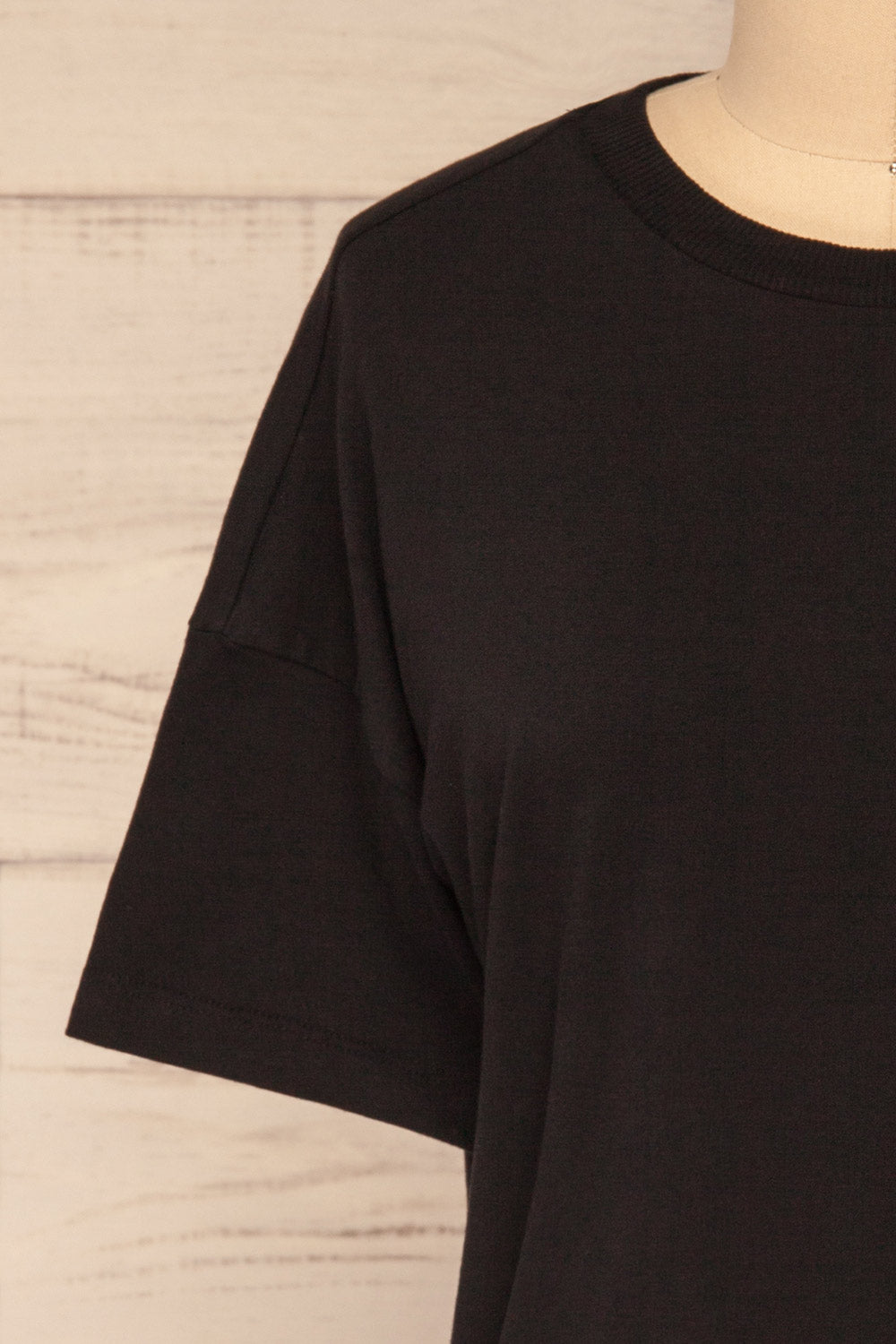 Arvika Coal Black Cotton Cropped T-Shirt | La Petite Garçonne front close-up