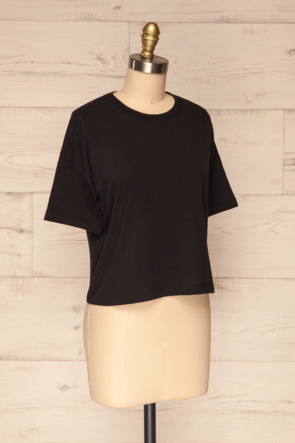 Arvika Coal Black Cotton Cropped T-Shirt | La Petite Garçonne side view 