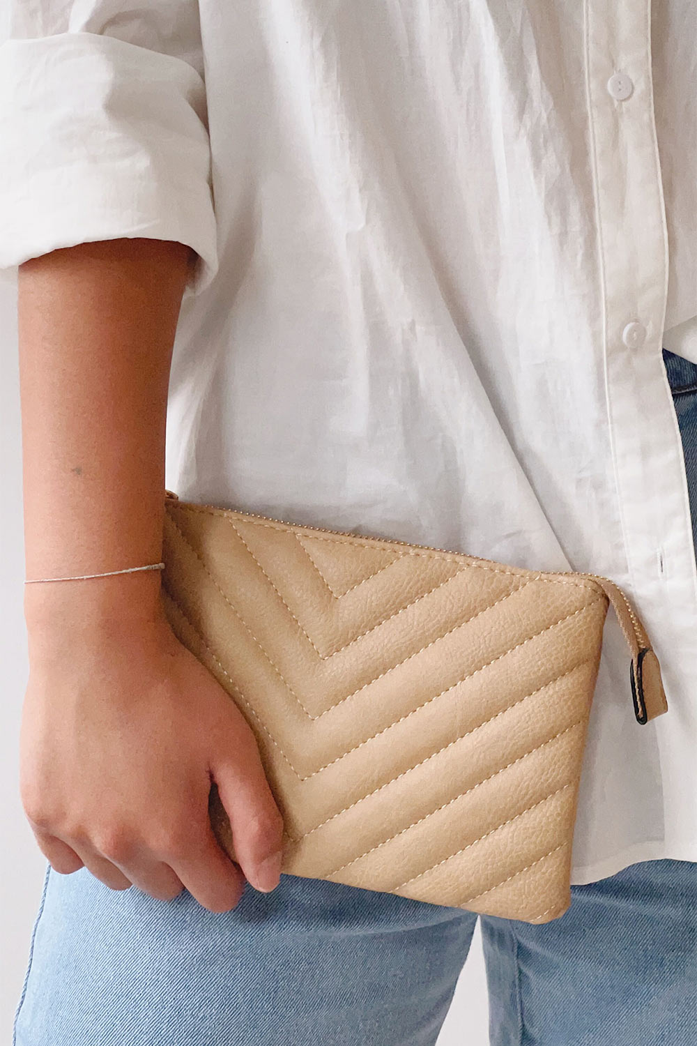 Aspen Khaki Crossbody Clutch Bag | La petite garçonne on model