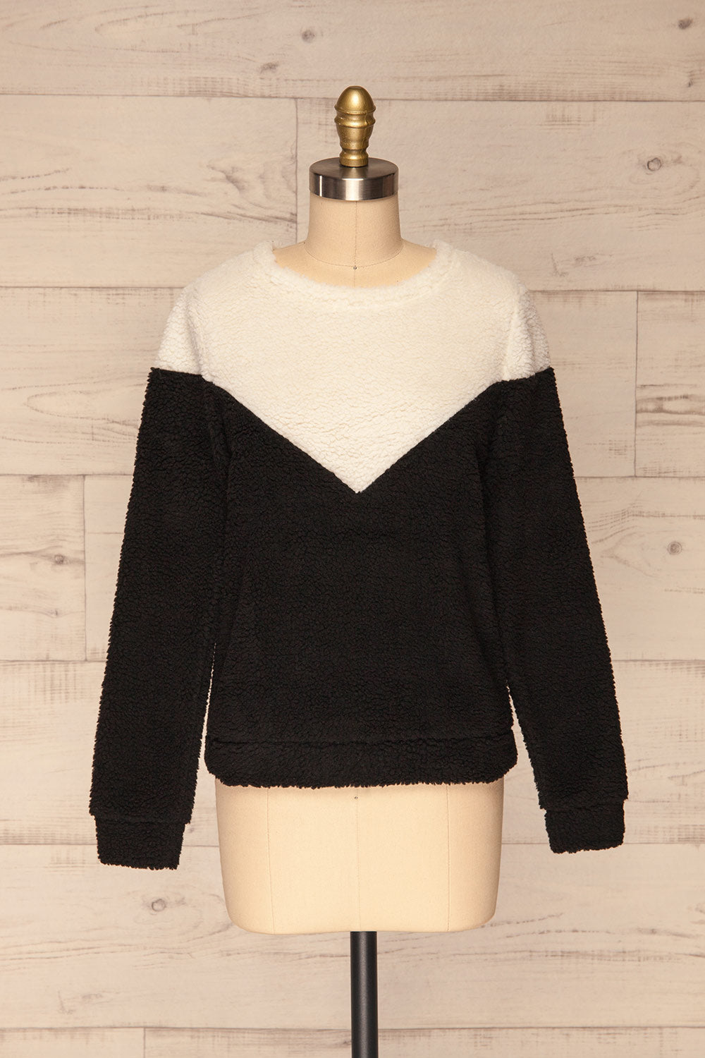 Banff Black & White Wooly Fleece Sweater | La Petite Garçonne front view 