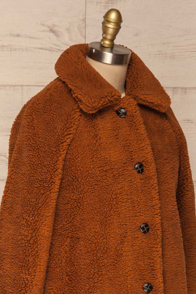 Bantigny Cannelle Brown Wooly Fleece Coat | La Petite Garçonne side close-up