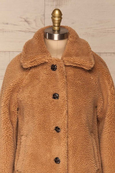 Bantigny Gingembre Beige Wooly Fleece Coat | La Petite Garçonne front close-up