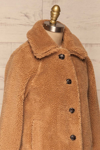 Bantigny Gingembre Beige Wooly Fleece Coat | La Petite Garçonne side close-up