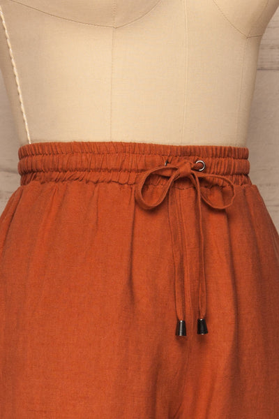 Barbascal Rust Orange Cropped Pants | La petite garçonne side close-up