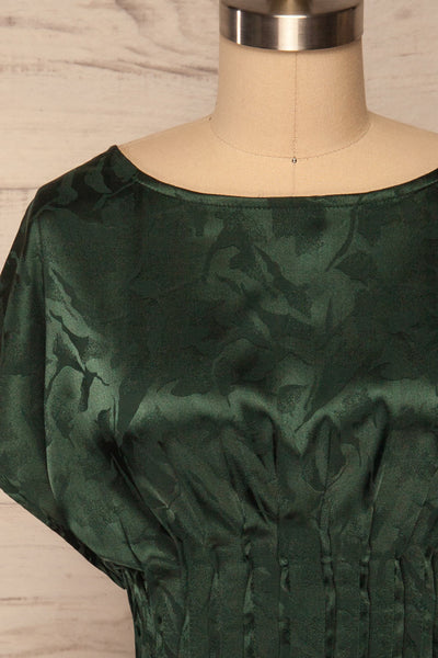 Blace Emerald Short Sleeve Satin Dress | La petite garçonne front close up