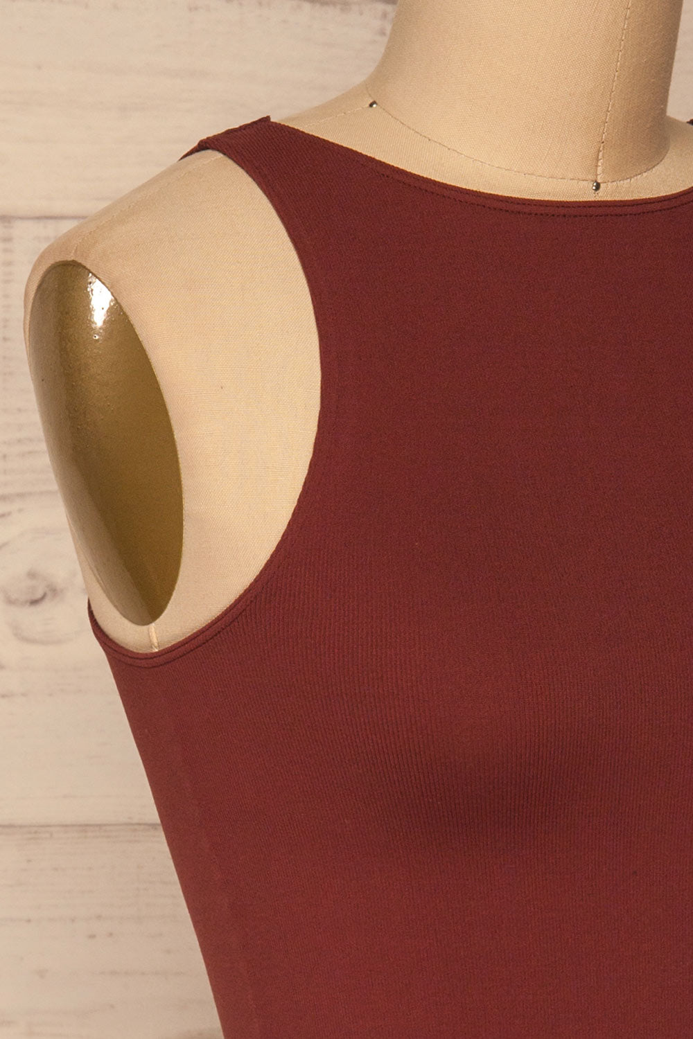 Boath Burgundy Round Neck Cropped Cami | La petite garçonne side close-up