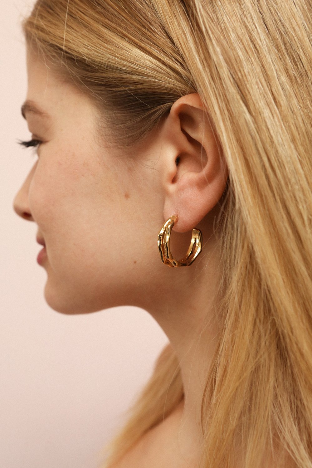 Boden Gold Textured Hoop Earrings | La Petite Garçonne on model