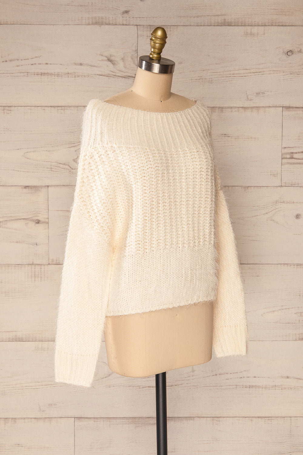 Briansk White Fuzzy Cropped Sweater | La petite garçonne side view 