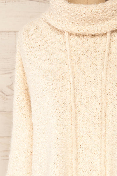 Cadenillas Beige Turtleneck Sweater | La petite garçonne front close-up