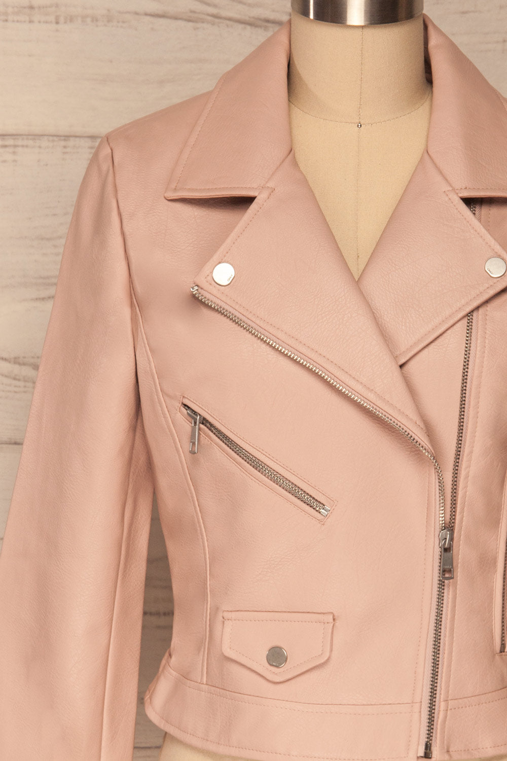 Calcali Rosa Dusty Pink Leather Motorcycle Jacket | La Petite Garçonne front close up open