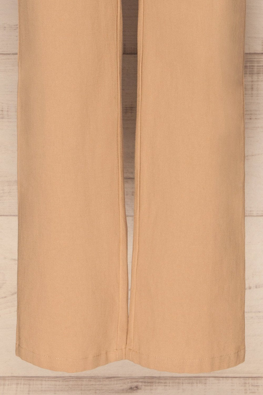 Canelos Beige Cargo Pants with Belt legs | La petite garçonne