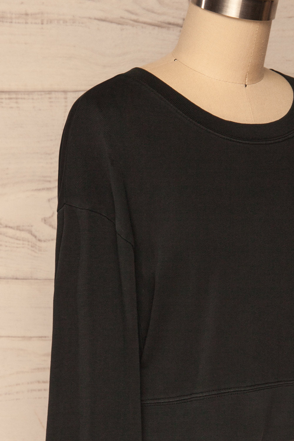 Cangil Black Long Sleeved Crop Top | SIDE CLOSE UP | La Petite Garçonne