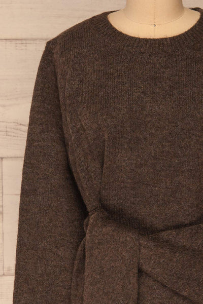 Capuli Dark Brown Knitted Sweater | La petite garçonne front close-up