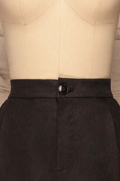 Capzol Pepper Black High Waist Shorts | La petite garçonne front close-up