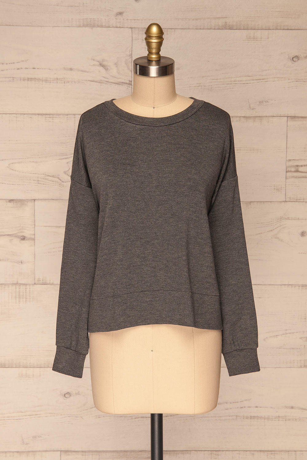 Cascajo Grey Long Sleeved Top | Chandail | La Petite Garçonne front view 