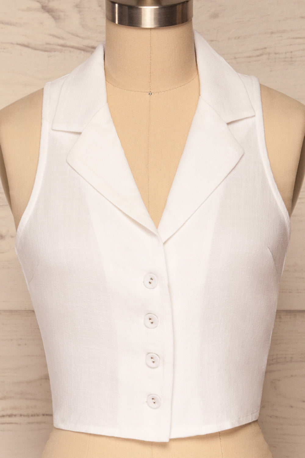 Cascarilla White Sleeveless Blouse | La petite garçonne front close up