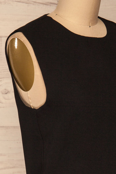 Cascol Black Button-Up Sleeveless Top | La petite garçonne side close-up