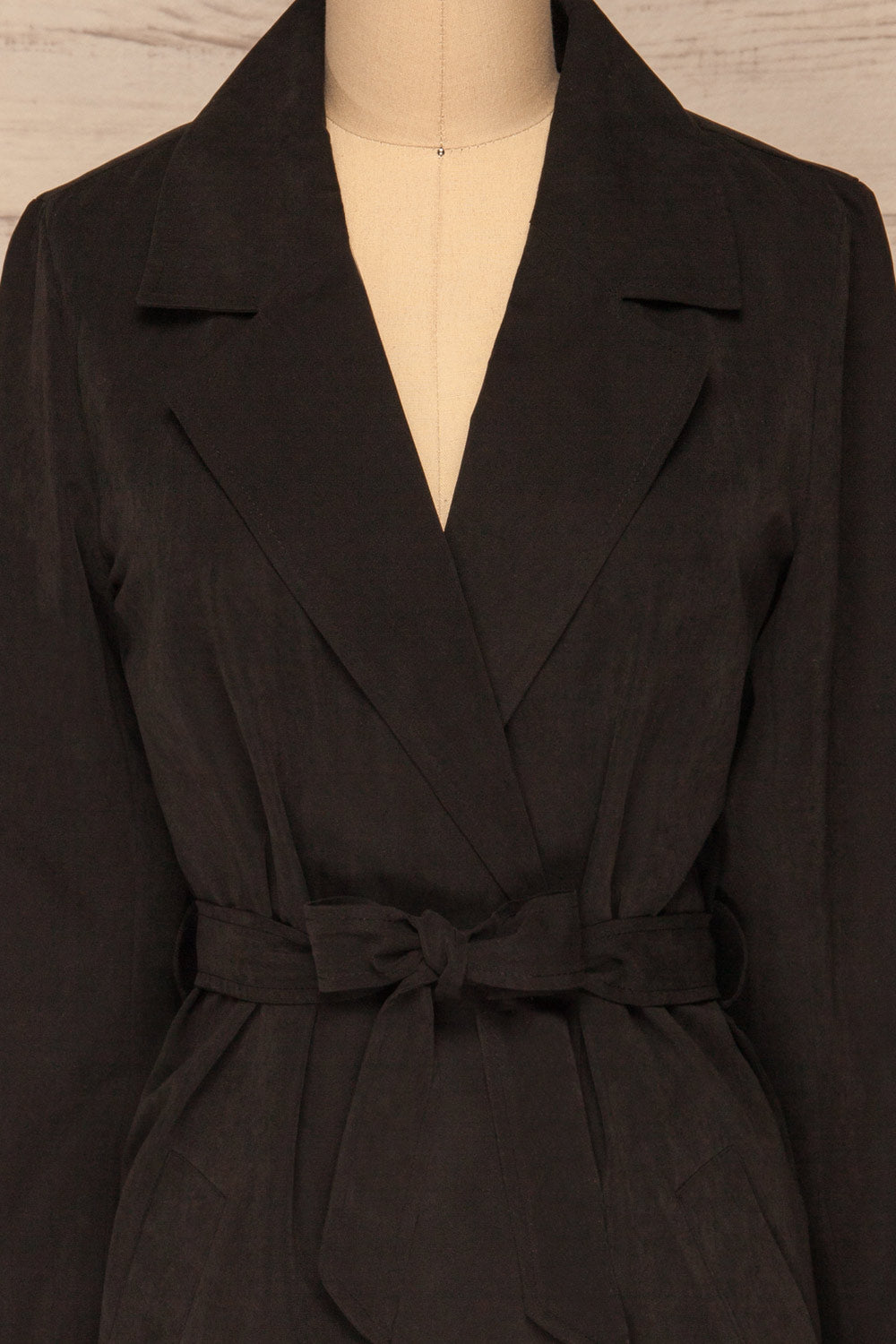 Catimbo Black Tencel Midi Jacket w/ Belt | La petite garçonne front close-up