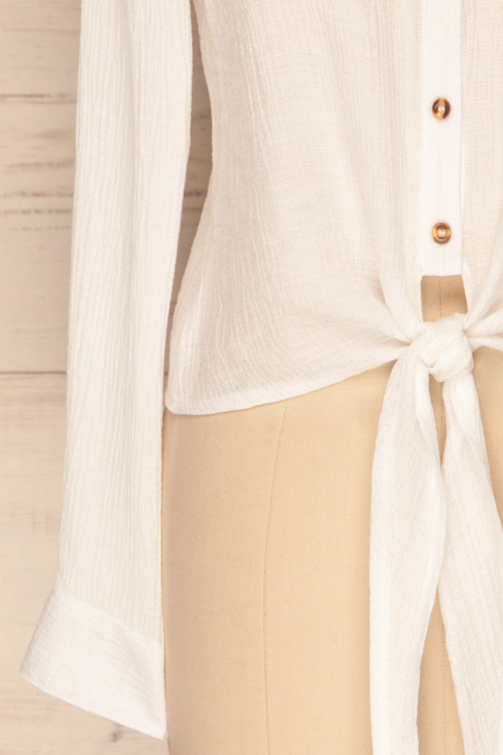 Cayambe Blanc White Crepe Button-Up Shirt | La Petite Garçonne bottom close-up