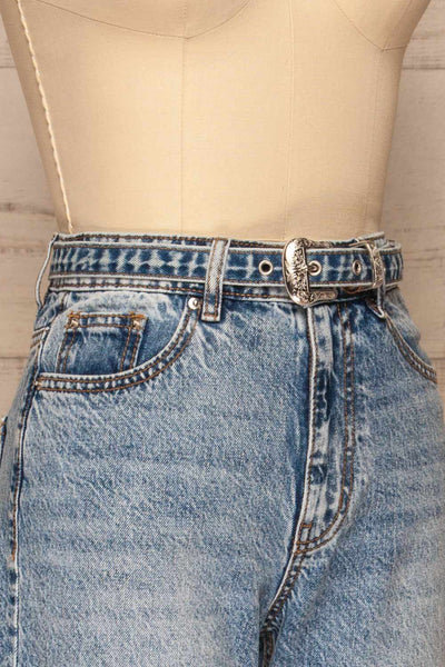 Ceyras Light Washed Denim Jeans | La petite garçonne  side close-up