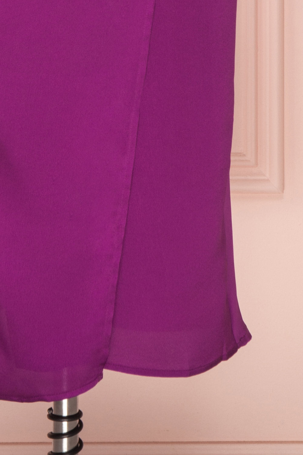 Chloe Fuchsia | Robe Midi en Satin à Col Baveux